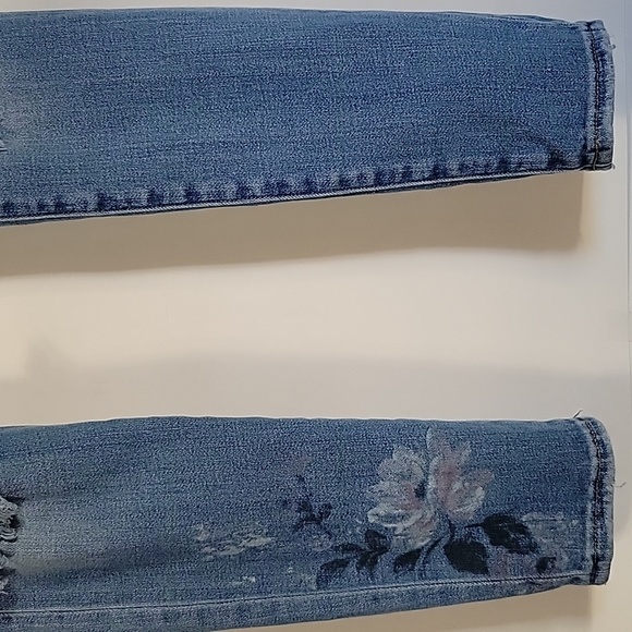 Abercrombie & Fitch Harper Low Rise Super Skinny Distressed Floral detail Size 0 - Picture 7 of 16